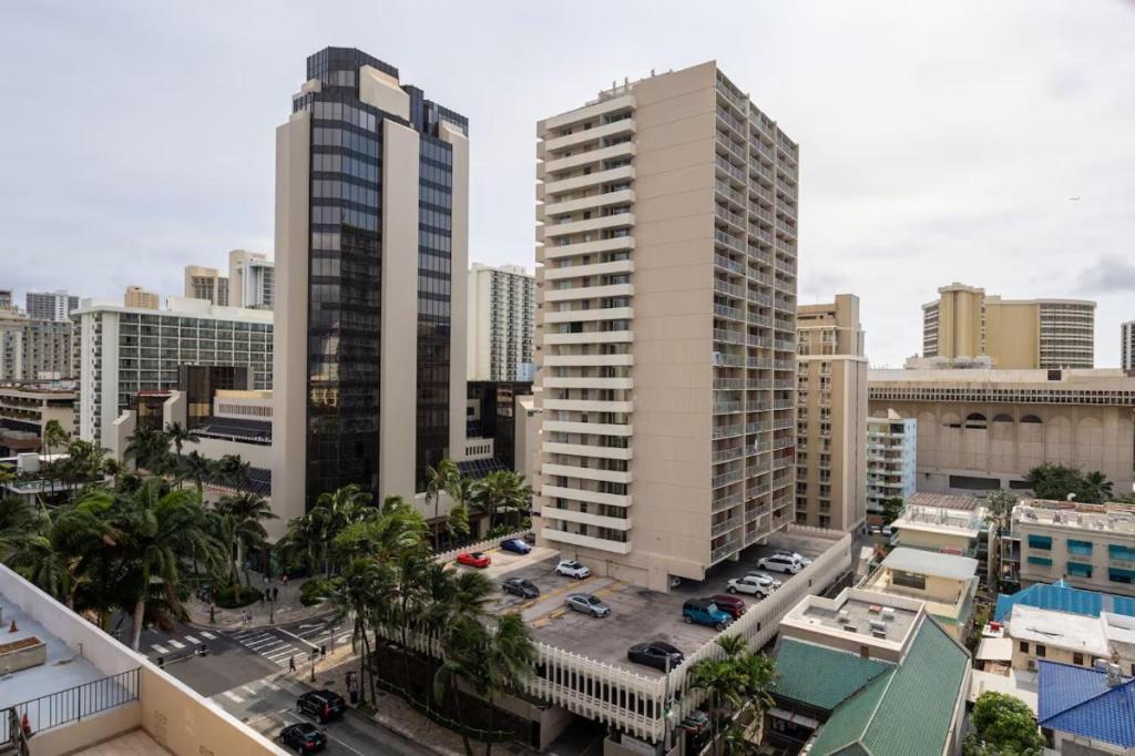 Heart Of Waikiki,1Bdrm,Free Parking, Wifi,No Resort Fees,Youtube,Netflix ! Honolulu Kültér fotó