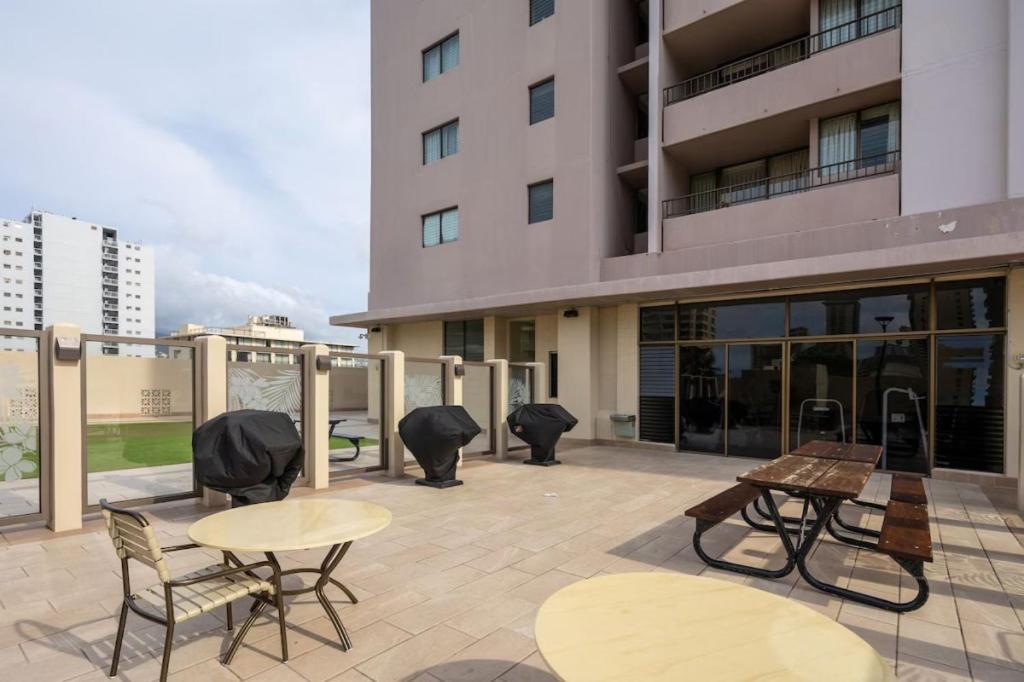 Heart Of Waikiki,1Bdrm,Free Parking, Wifi,No Resort Fees,Youtube,Netflix ! Honolulu Kültér fotó