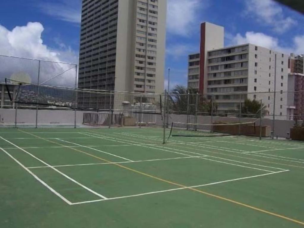 Heart Of Waikiki,1Bdrm,Free Parking, Wifi,No Resort Fees,Youtube,Netflix ! Honolulu Kültér fotó